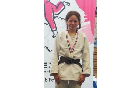 LOLA BOS CEINTURE NOIRE 1ER DAN